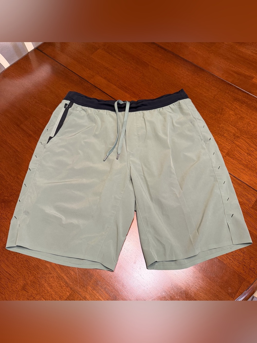 Ten Thousand Interval Shorts Lined Mens Large 9”Training Gym Performance Green